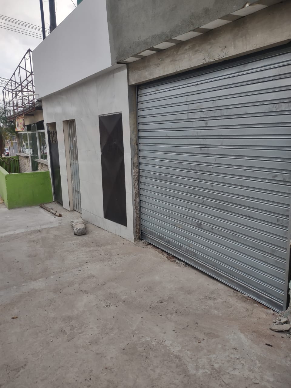 Mezanino metálico em depósito industrial
